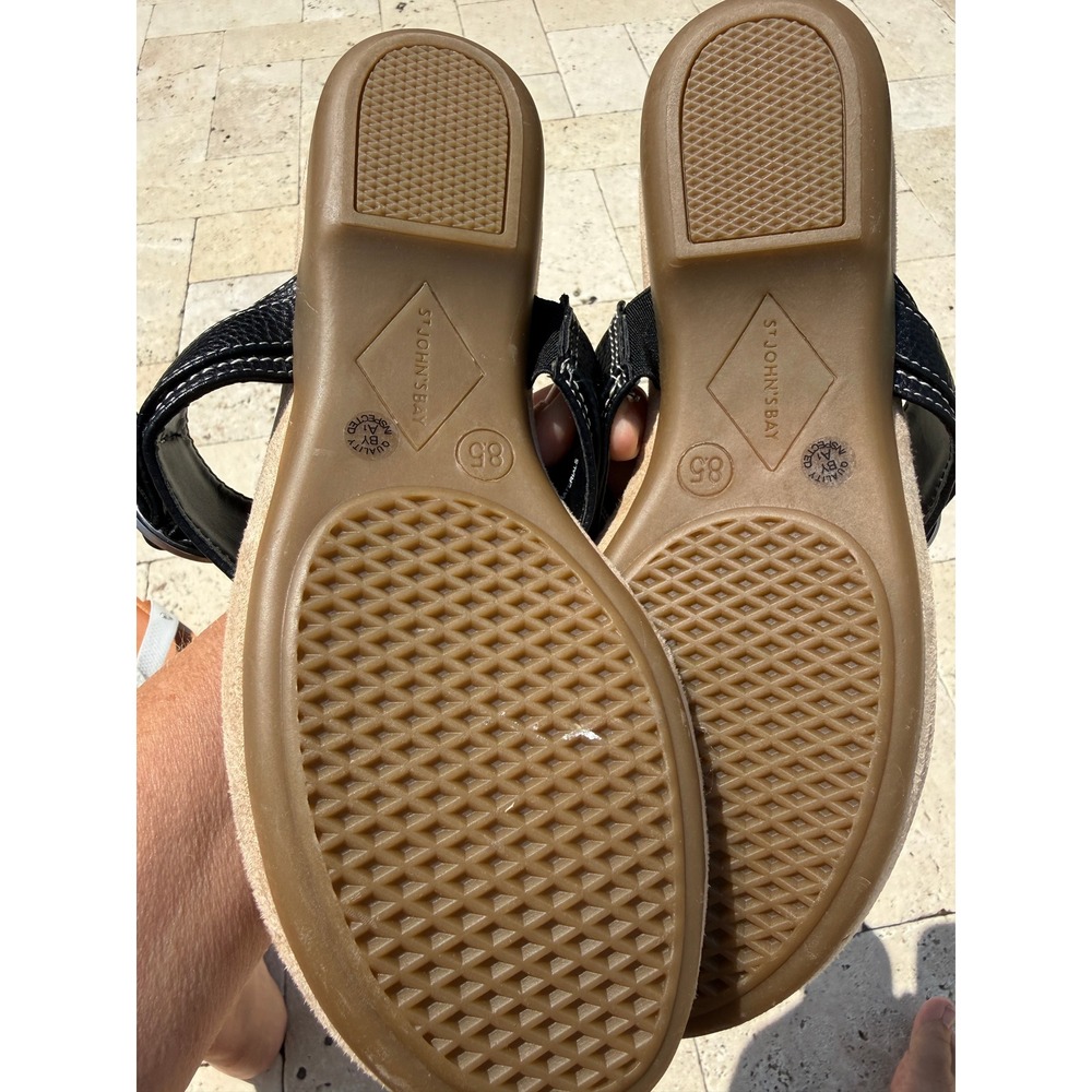 St Johns Bay Zan Womens 8.5 Thong Sandals Memory Foam Black White 2 Pair Bundle - Picture 4 of 8